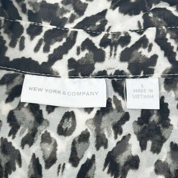 New York & Company Womens Leopard Print Button-Up Shirt Blouse SZ L - Picture 3 of 13